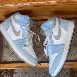 Boy Jordan’s 1’s